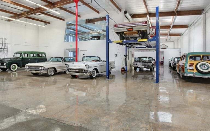 Clear epoxy garage floor coating with polyurethane top coat