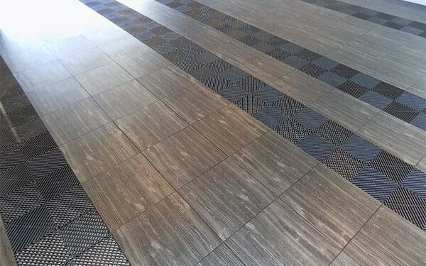 black-oak-vinyltrax-black-ribtrax-garage-flooring