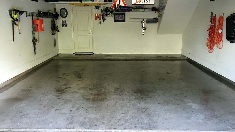 cleaning-garage-floor-rust-bullet
