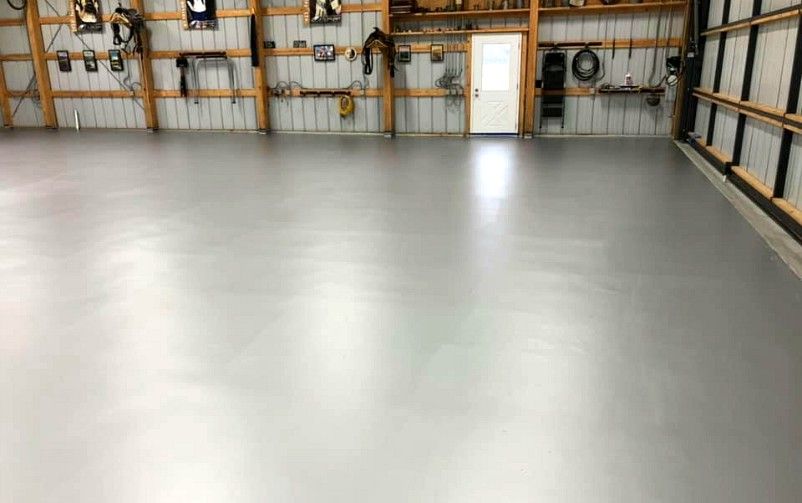 Clear Floor Epoxy Resin for Garages, Basements, Warehouses, Retail Stores  and More, Highly Durable, Resistant to Scratches, Spills, and Stains, 1.5 Gallon Kit